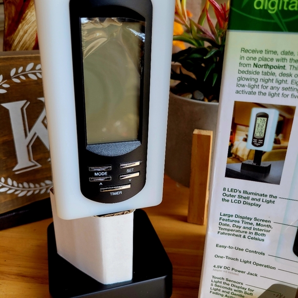 North Point Night Light Clock ⏰️ - Picture 7 of 9